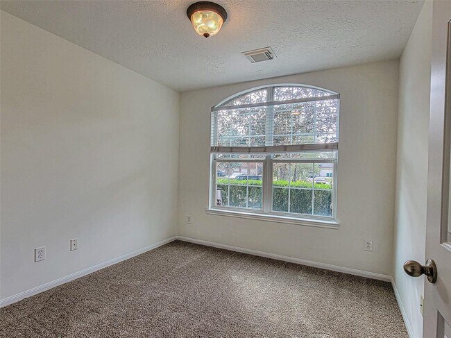 Building Photo - 226 Fairwind Trail Dr
