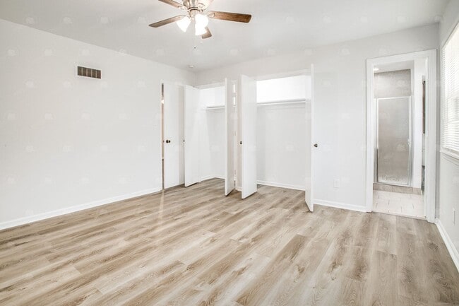 Building Photo - 8435 E 56th Terrace