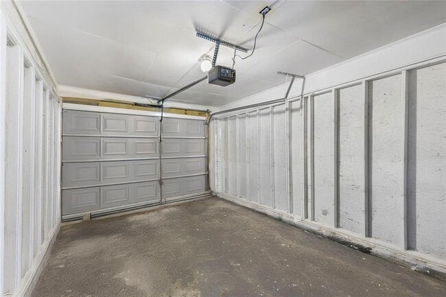 Building Photo - 1246 Elgin Way