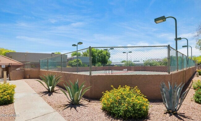 Building Photo - 4444 E Paradise Village Pkwy N