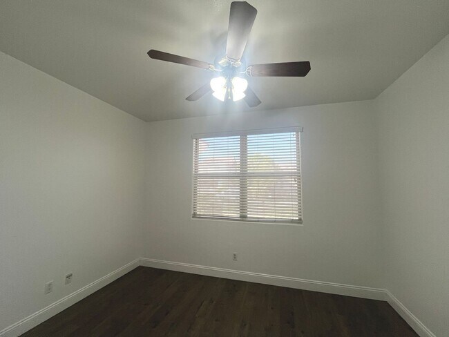 Building Photo - Stylish single-story living with 3 bedrooms, 2 baths, plus a versatile den — 1,489 sq ft of comfo...