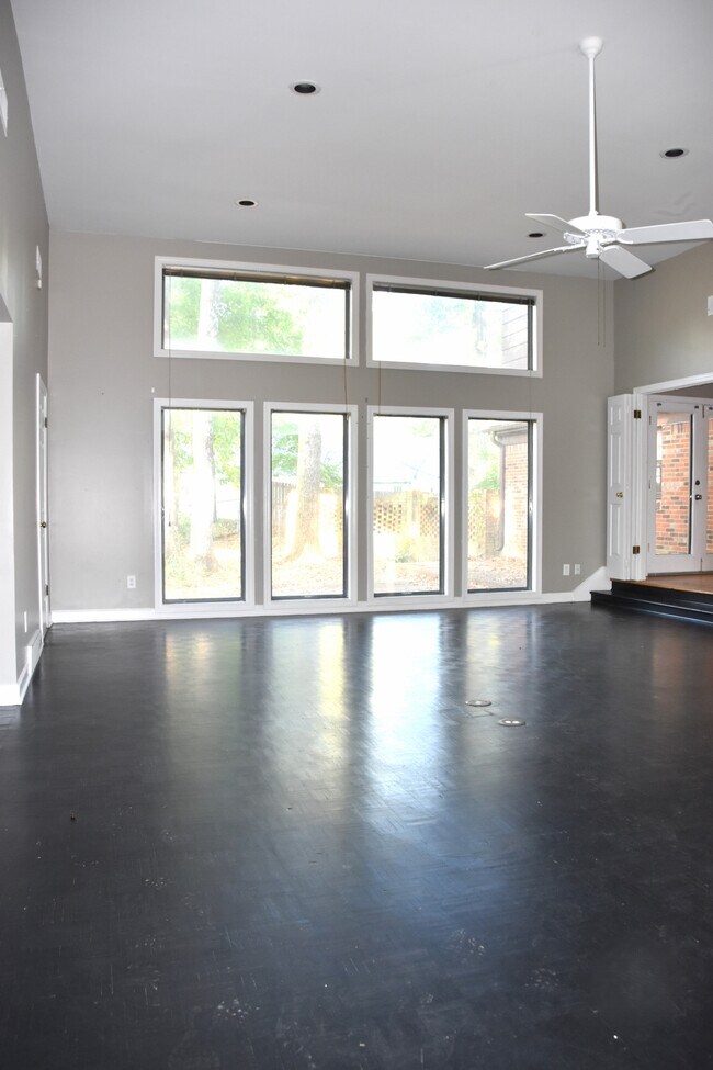 Building Photo - 1461 Kirby Pkwy