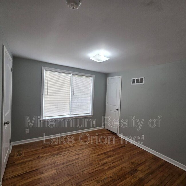 Building Photo - 77 E Fairmount Ave