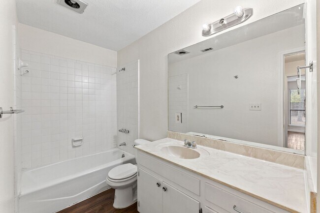 Building Photo - AUS2518 Howellwood