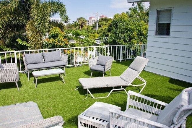 Building Photo - 3201 NE 23rd St