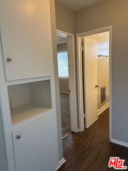 Building Photo - 1412 Barry Ave