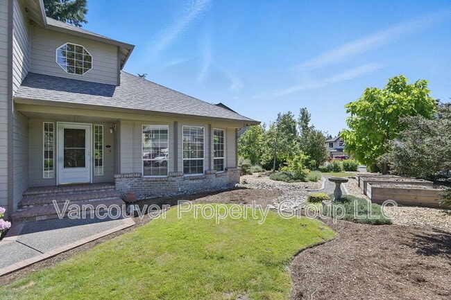 Building Photo - 10711 NE 31st Ave