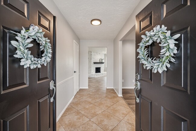 Building Photo - 8414 N Tahoe Dr