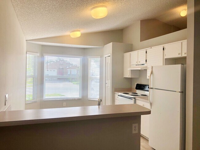 Building Photo - CUTE STARTER HOME with SINGLE GARAGE IN SOUTHEAST ORLANDO