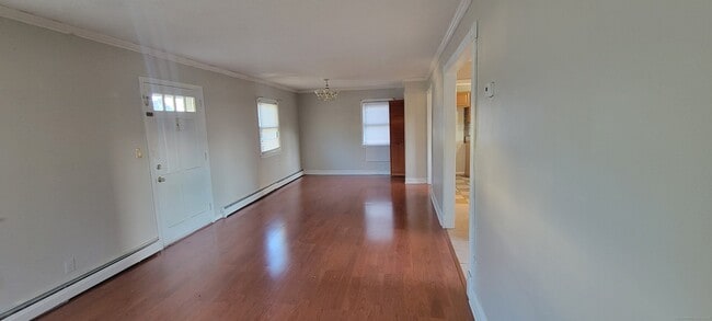 Building Photo - 87 Ellington St