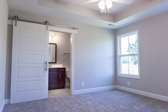 Building Photo - 480 Ayden Ln