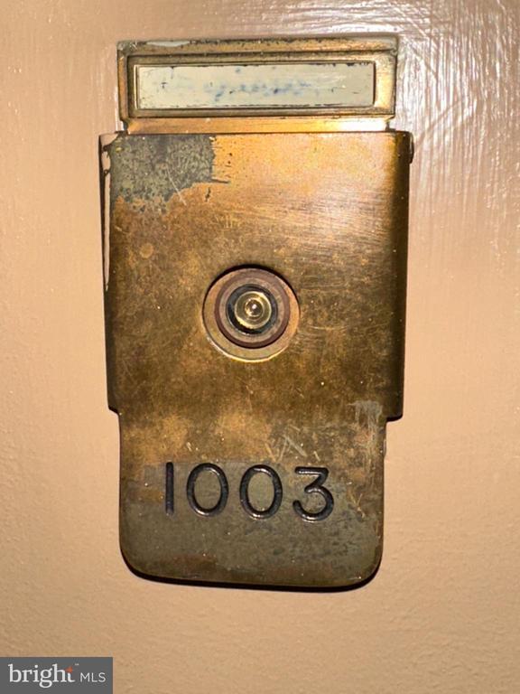 Building Photo - 522 21st St NW