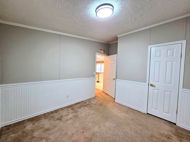 Building Photo - 3 Bedroom Mobile Home in Williamston