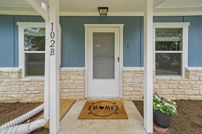Building Photo - 102 Rose Dr