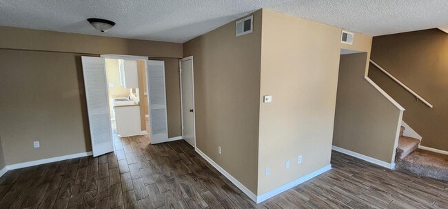 Building Photo - 5265 Chatfield Dr