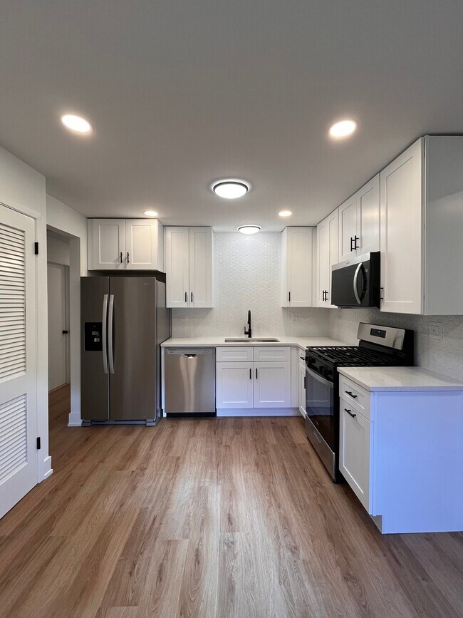 Building Photo - 5220 State Rd