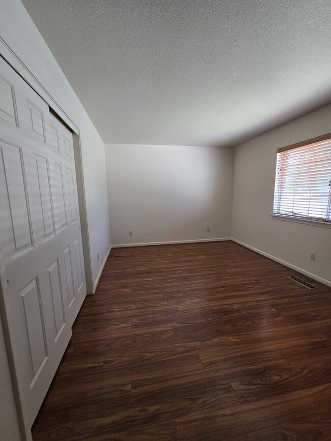 Building Photo - 1769 Heather Cir