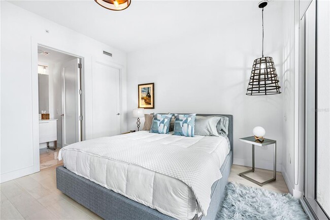 Building Photo - 1155 N Gulfstream Ave