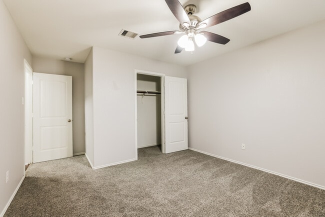 Building Photo - 7243 Basque Country Dr
