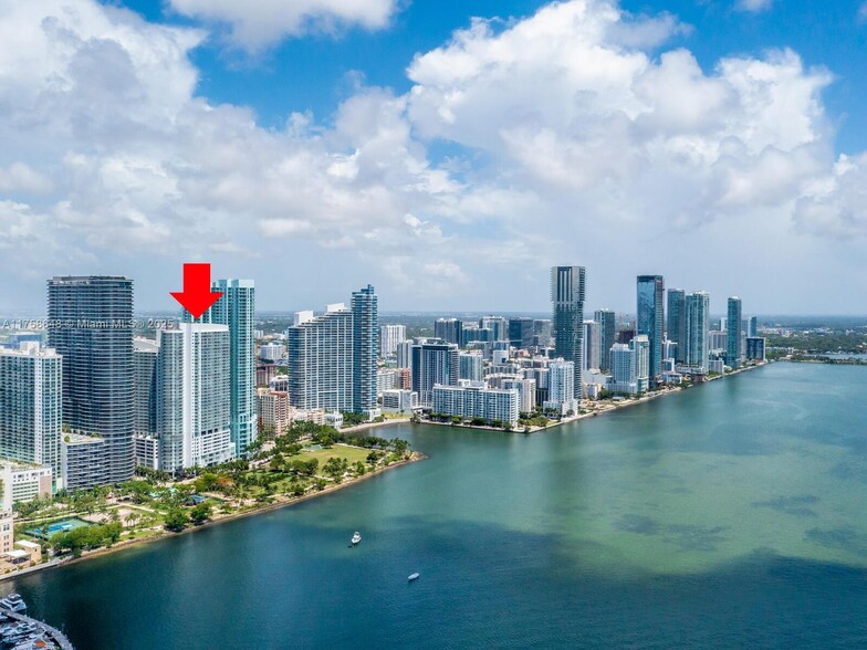Primary Photo - 1800 N Bayshore Dr