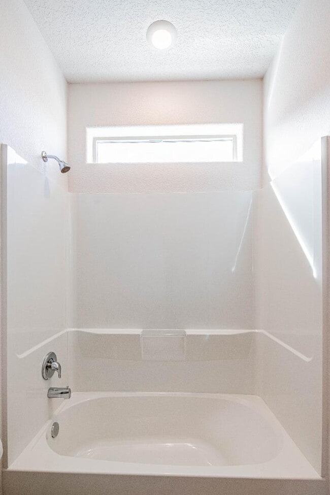 Building Photo - 88 Tome Vista Dr