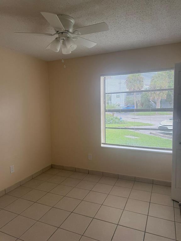 Building Photo - 3863 Atrium Dr