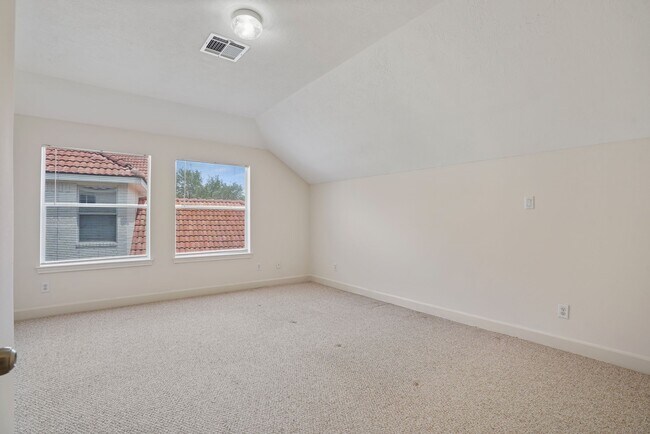 Building Photo - 3010 Blue Lagoon Ct