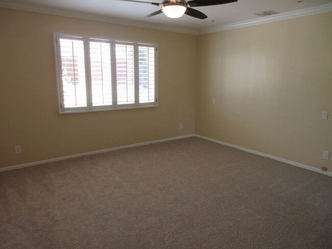 Building Photo - Reduced price on this Beautiful Porter Ran...
