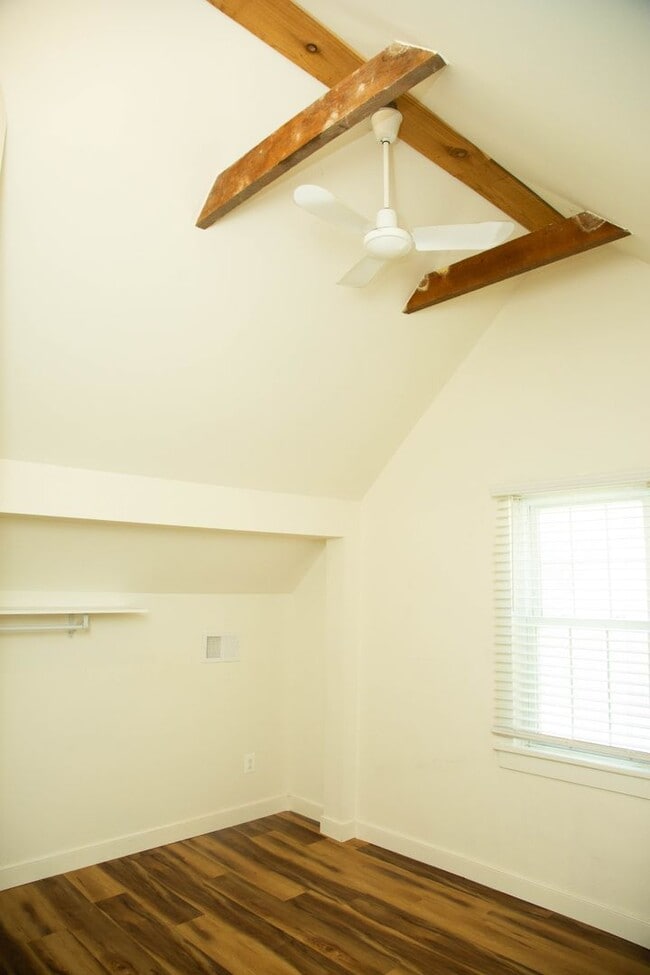 Building Photo - 4 Bedroom House Available Near Scott Stadi...