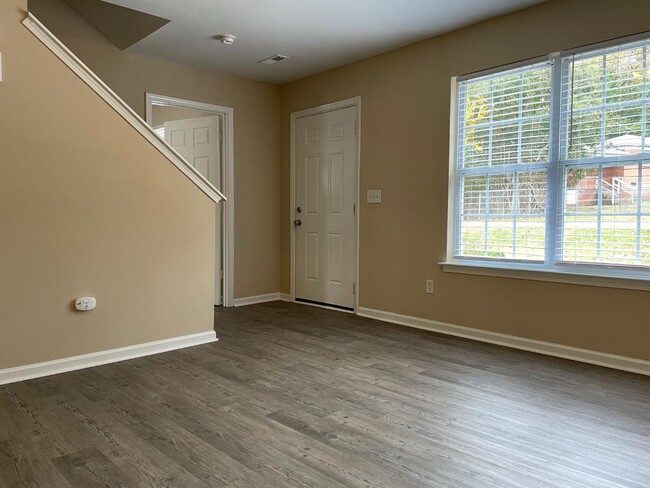 Building Photo - 510 Wabash Ave