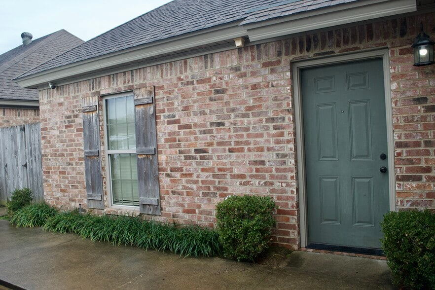 Building Photo - 2603 Broadmoor Blvd