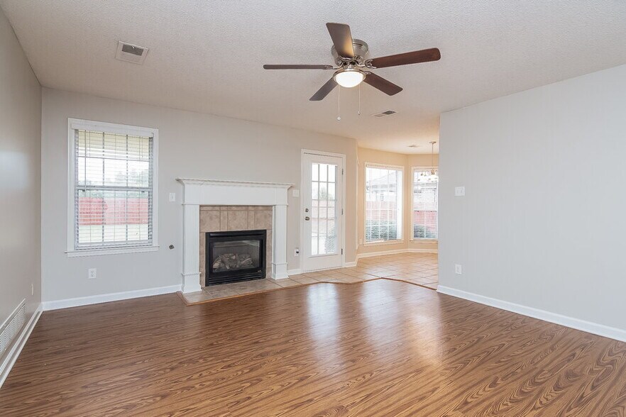 Building Photo - 1118 Greenwich Dr