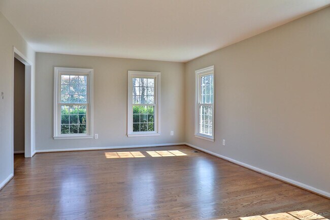 Building Photo - 5423 Rilian Ct