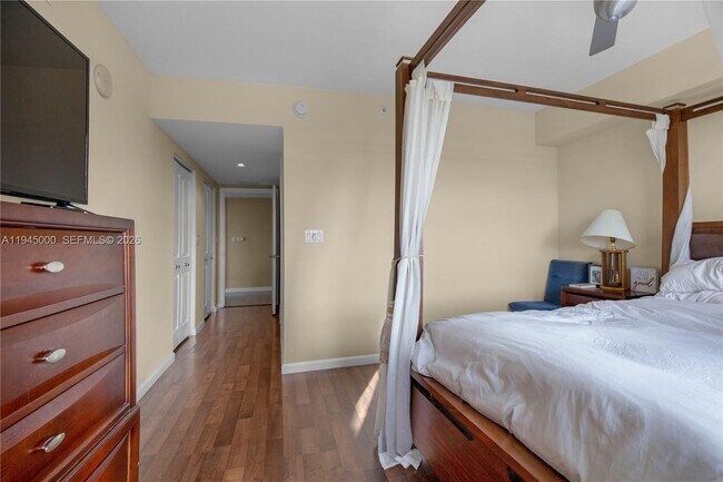 Building Photo - 610 W Las Olas Blvd