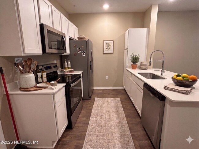 Building Photo - 903 Rivertree Pl