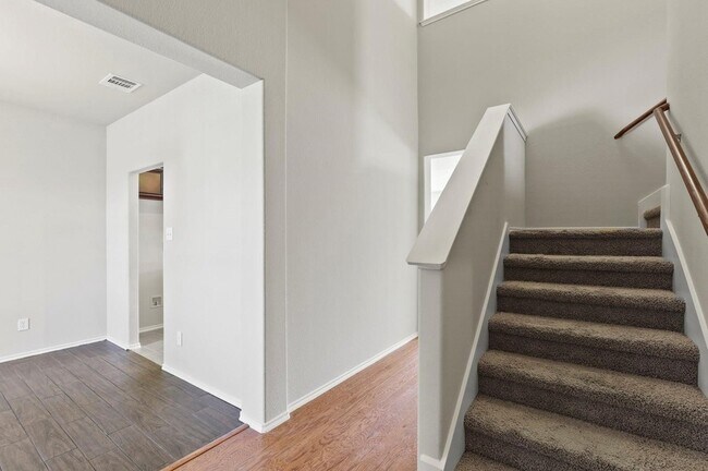 Building Photo - 9617 Tipperary Dr
