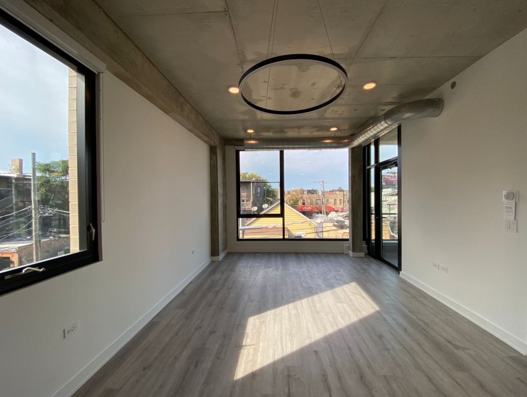 Building Photo - 1120 W Patterson Ave