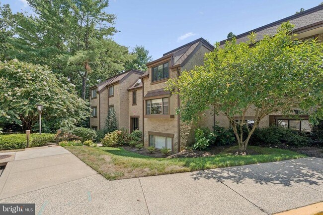 Building Photo - 1639 Parkcrest Cir