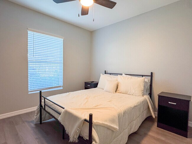 Building Photo - 6819 San Bruno Dr
