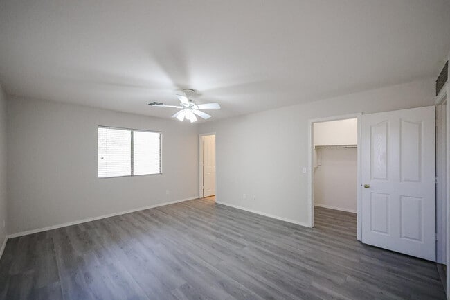 Building Photo - 16034 W Winchcomb Dr