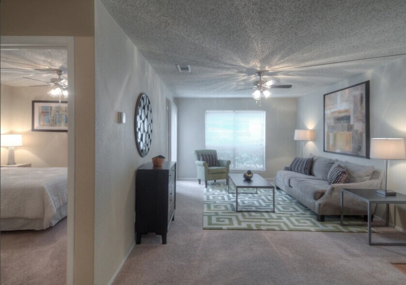 Building Photo - 8524 Burnet Rd