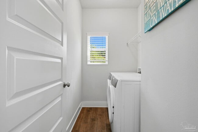 Building Photo - 7967 Double Gate Dr