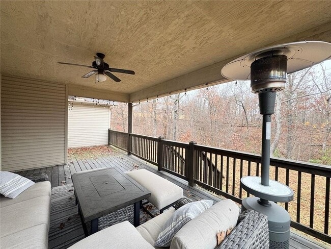 Building Photo - 33 Leona Dr