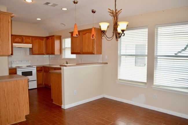 Building Photo - Beautiful 3/2 , located in Arborstone