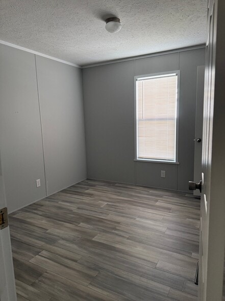Building Photo - 16315 US-54