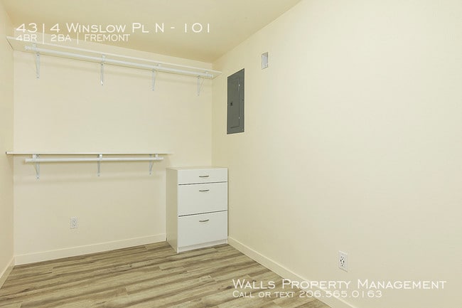 Building Photo - Winslow Apartments- 101