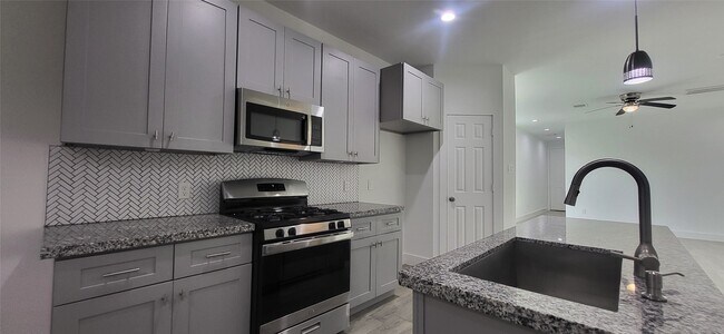 Building Photo - 8308 Prairie View Dr