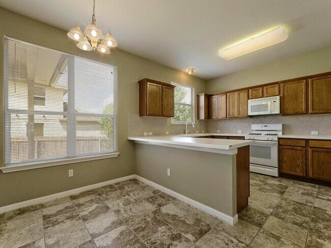 Building Photo - 1412 Briar Hill Dr