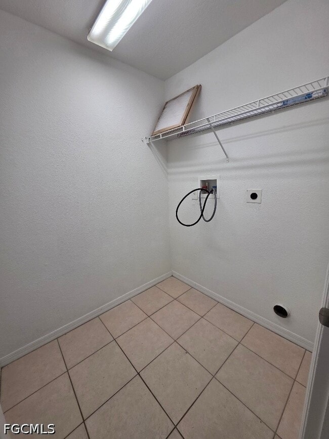 Building Photo - 332 Rogen St