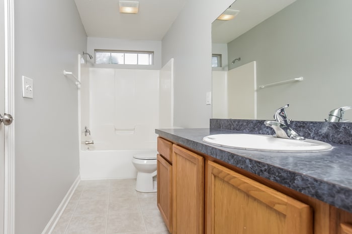 Building Photo - 612 Summerhill Dr